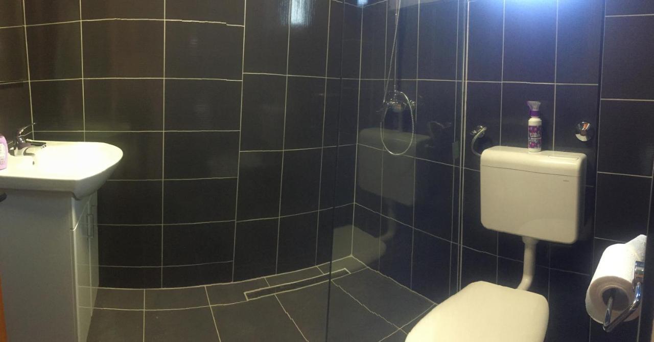 Apartmani Nerko Pag Town Exteriör bild