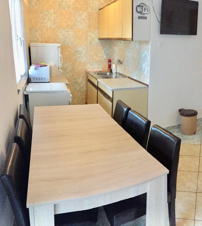 Apartmani Nerko Pag Town Exteriör bild